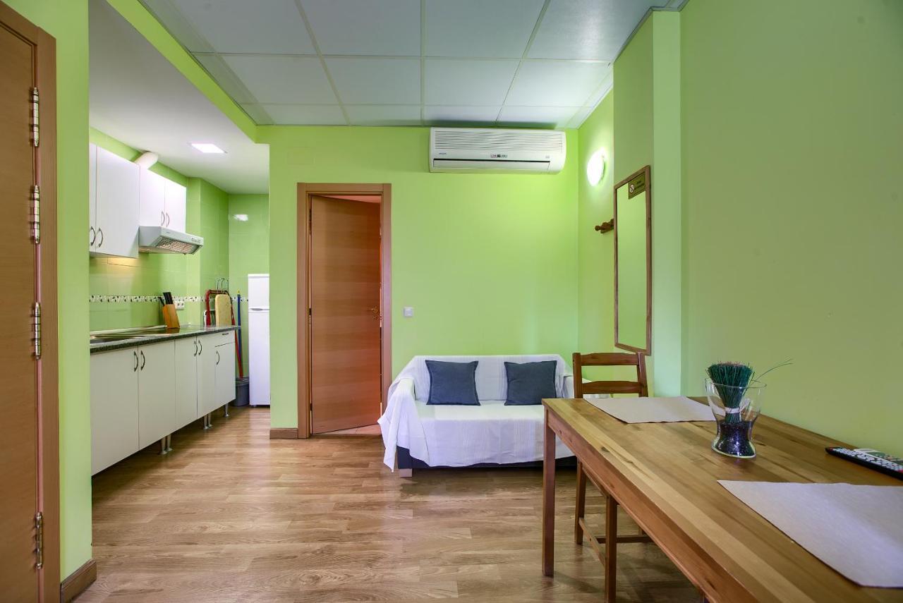 Apartamentos Barajas Мадрид Экстерьер фото