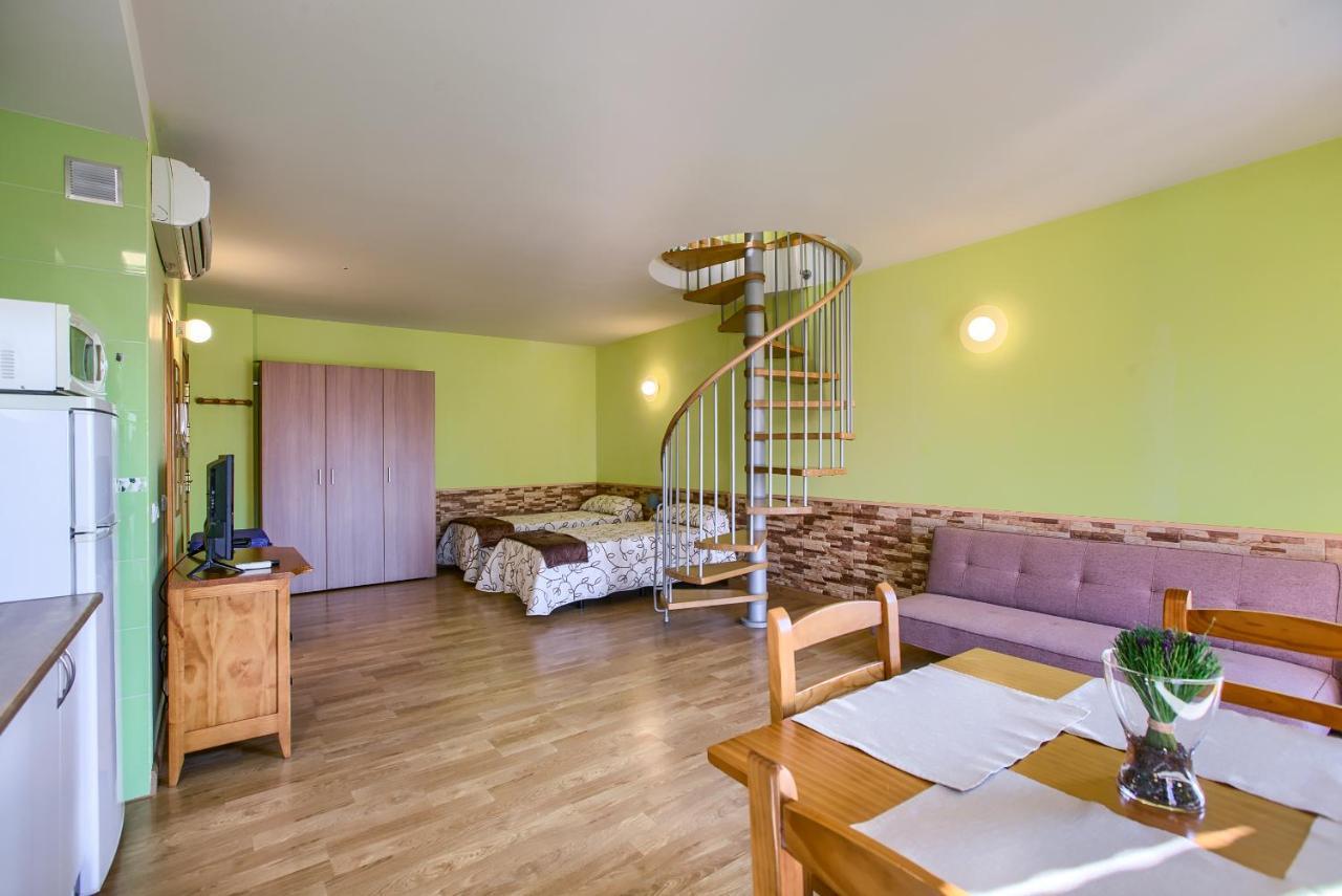 Apartamentos Barajas Мадрид Экстерьер фото
