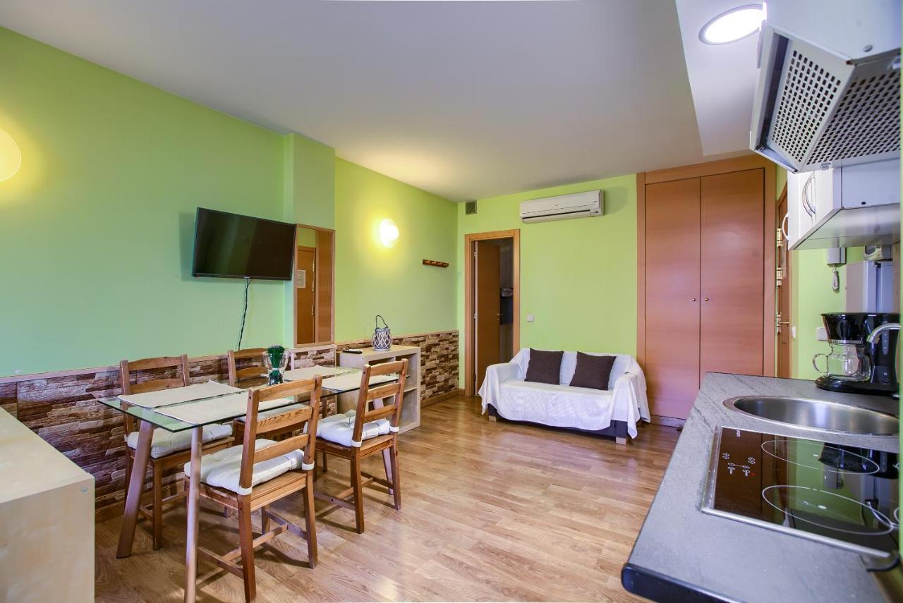 Apartamentos Barajas Мадрид Экстерьер фото