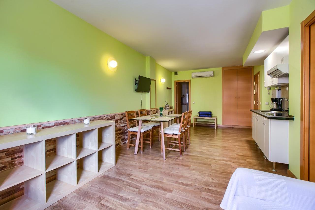 Apartamentos Barajas Мадрид Экстерьер фото