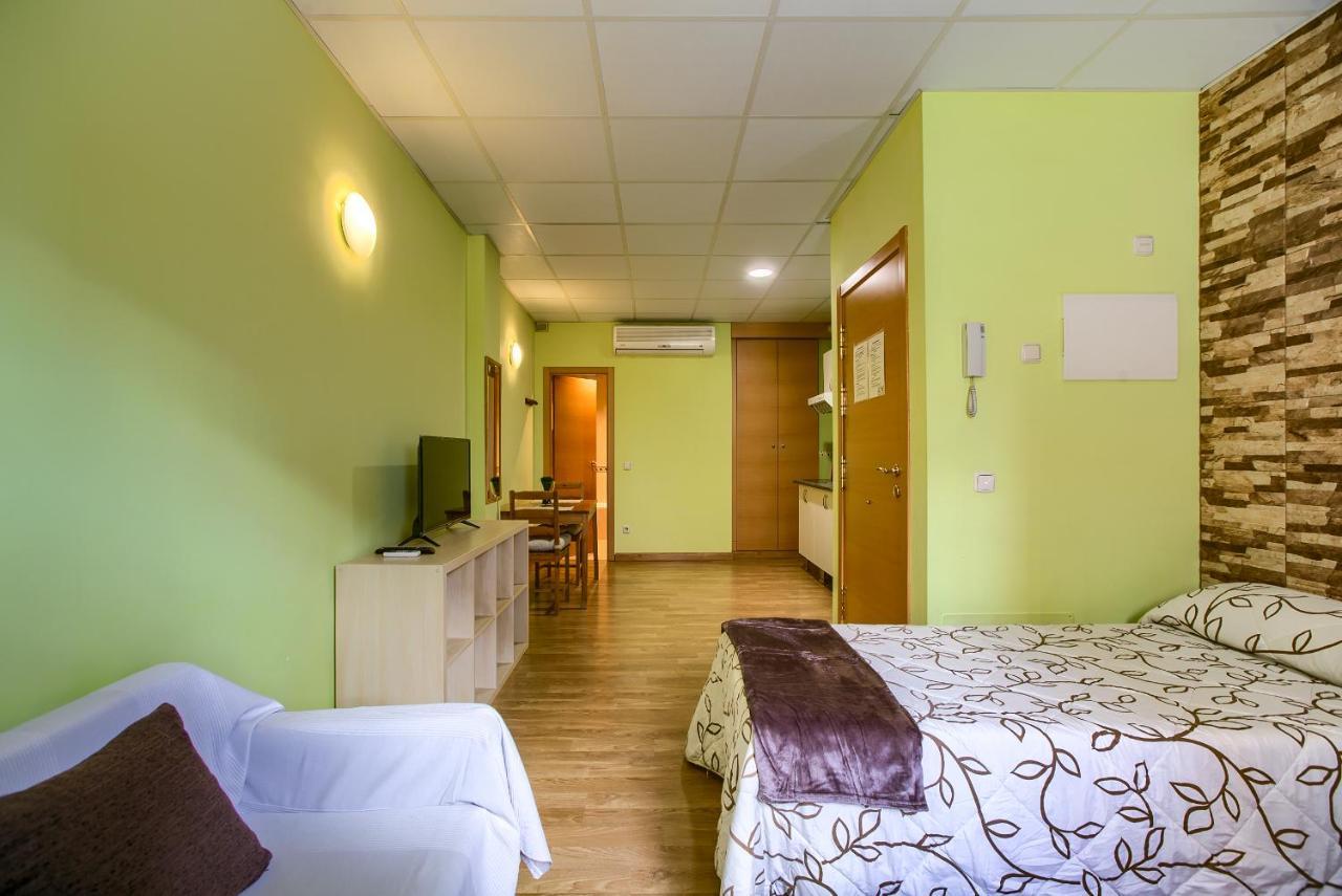 Apartamentos Barajas Мадрид Экстерьер фото